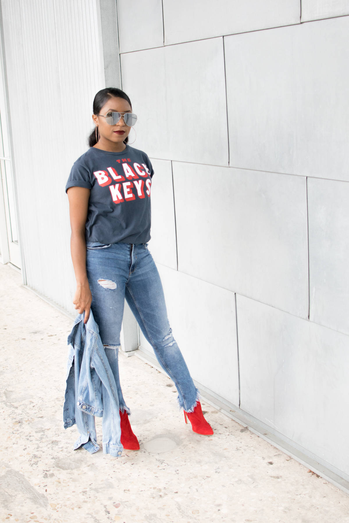 Styling a Graphic Tee and Heels - Venti ...